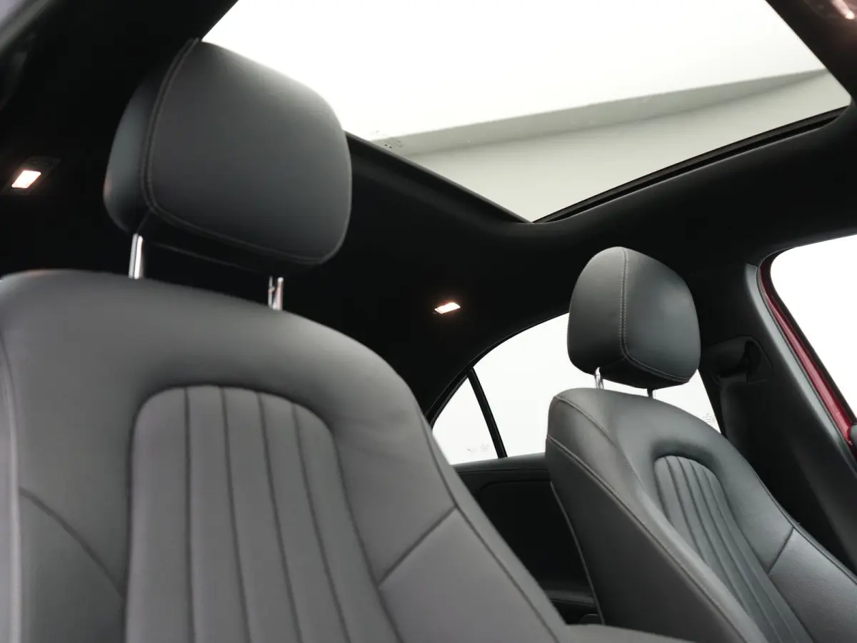 250 e Premium PHEV 218pk Dealer O.H | Trekhaak Af Fabriek | Panodak | Adaptive Cruise | Multibeam LED | Burmester Audio | 360 Camera | Lederen Sportstoelen Massage & Memory | Keyless | Stuur