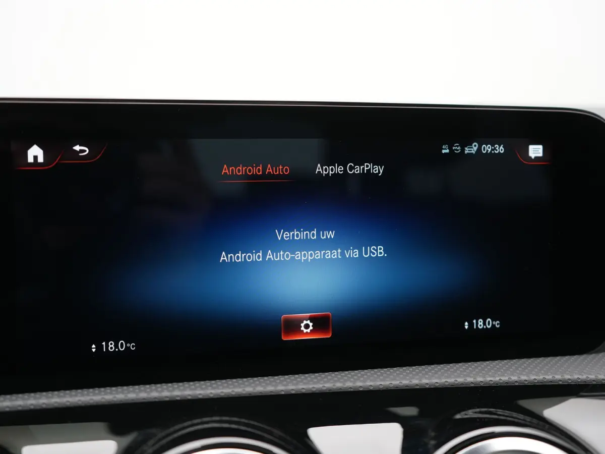 250 e Premium PHEV 218pk Dealer O.H | Trekhaak Af Fabriek | Panodak | Adaptive Cruise | Multibeam LED | Burmester Audio | 360 Camera | Lederen Sportstoelen Massage & Ventilatie & Memory | Ke