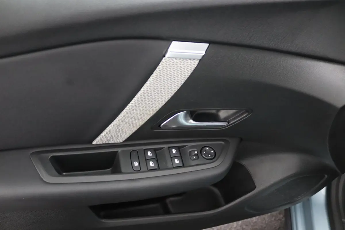 You 50 kWh | Camera | CarPlay |