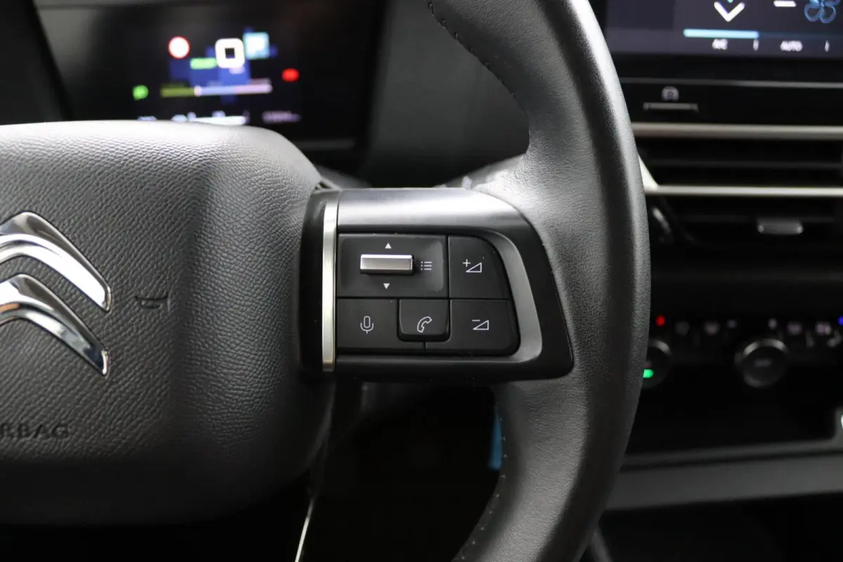 You 50 kWh | Camera | CarPlay |