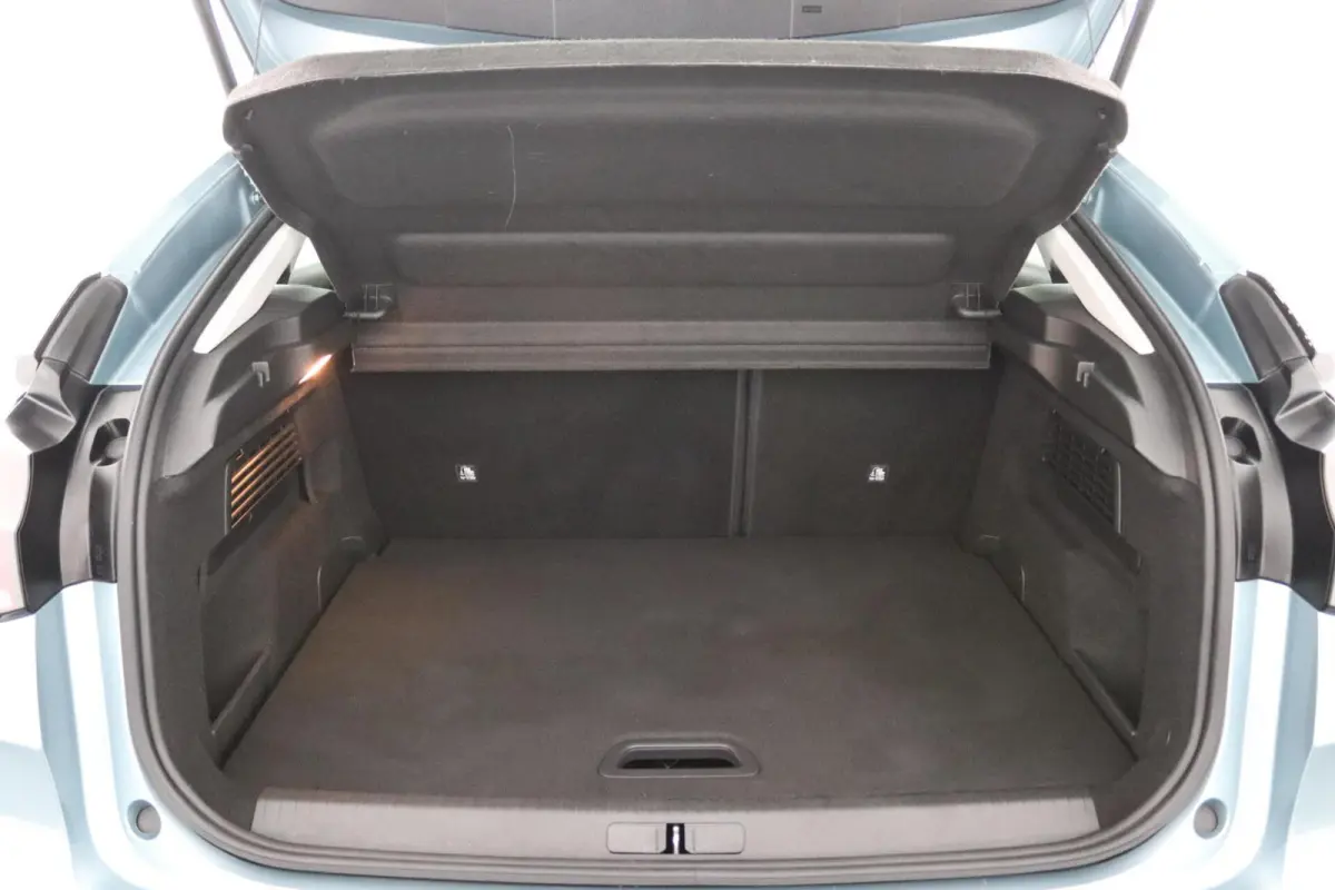 You 50 kWh | Camera | CarPlay |