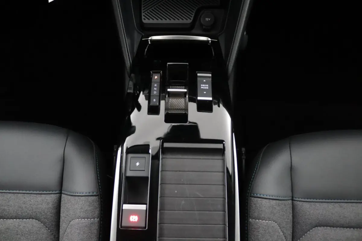 You 50 kWh | Camera | CarPlay |