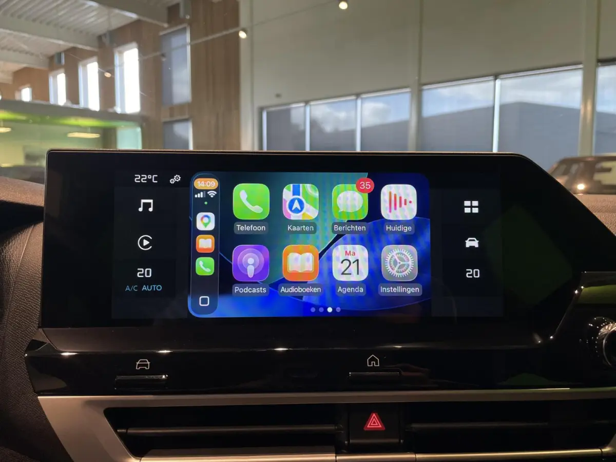 You 50 kWh | Camera | CarPlay |
