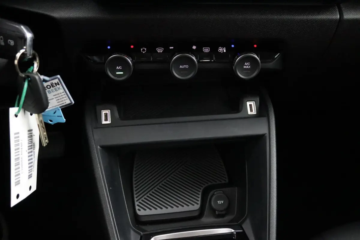 You 50 kWh | Camera | CarPlay |