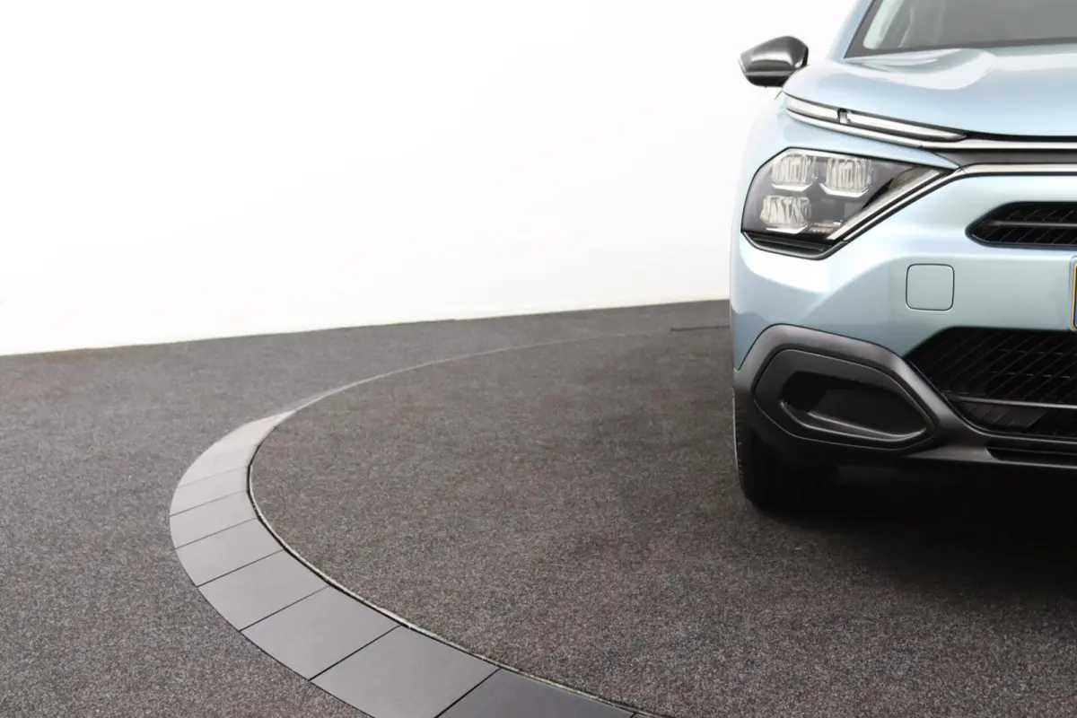 You 50 kWh | Camera | CarPlay |
