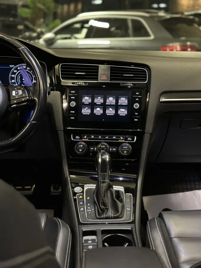 2.0 TSI 4Motion R|PANO|KEYLESS|LEDER