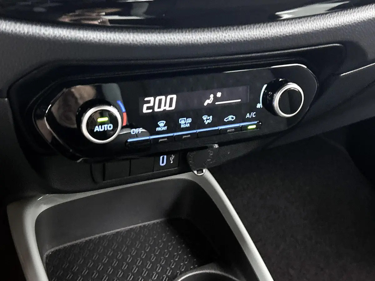 1.0 72pk MT Pulse | Apple Carplay/Android Auto | Climate Control | Adaptieve Cruise control | 17"LMV |