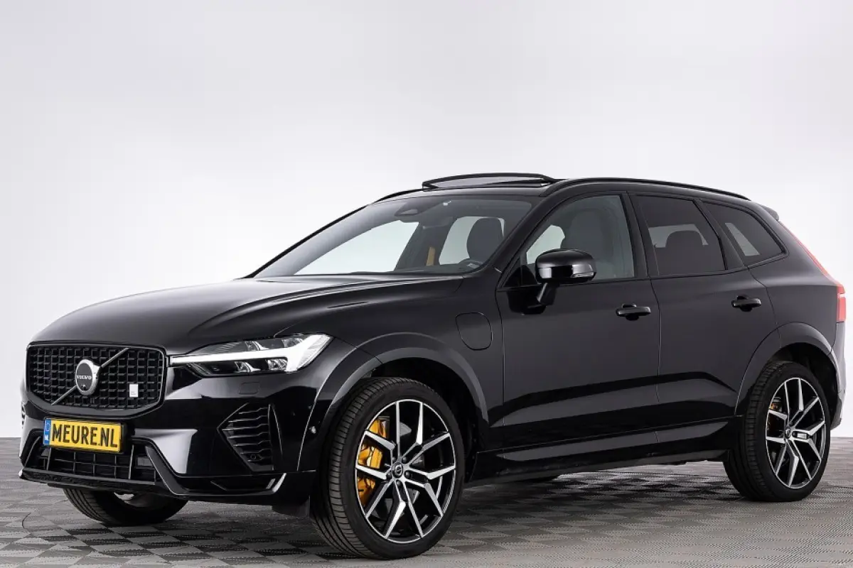 T8 Plug-in-hybrid AWD Polestar Engineered | harman/kardon | PANORMADAK | 360 Camera