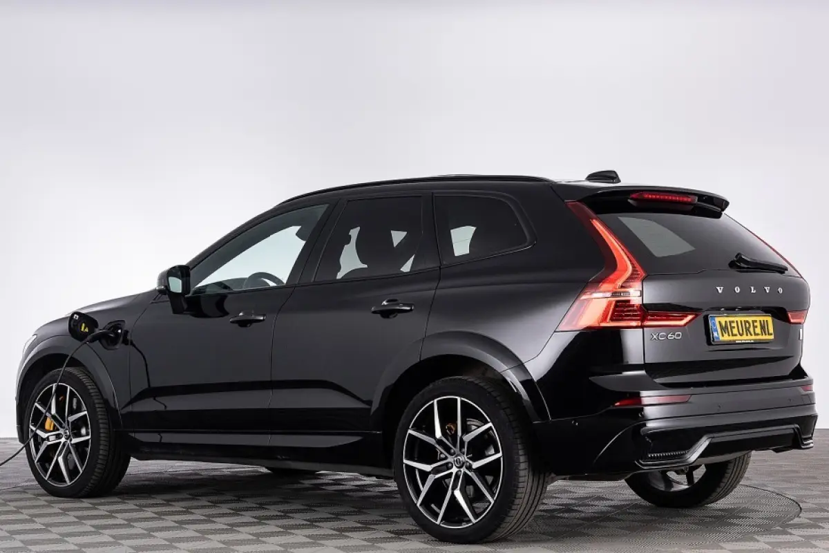 T8 Plug-in-hybrid AWD Polestar Engineered | harman/kardon | PANORMADAK | 360 Camera