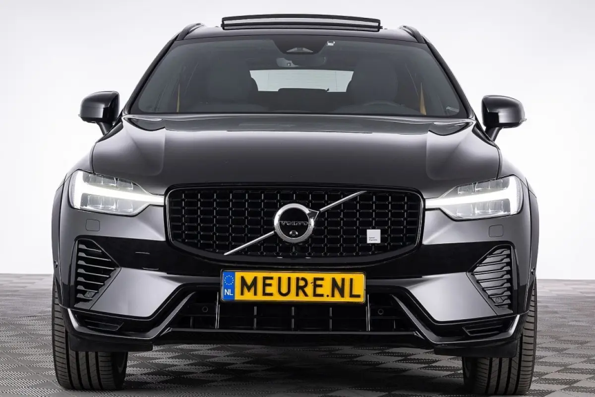 T8 Plug-in-hybrid AWD Polestar Engineered | harman/kardon | PANORMADAK | 360 Camera