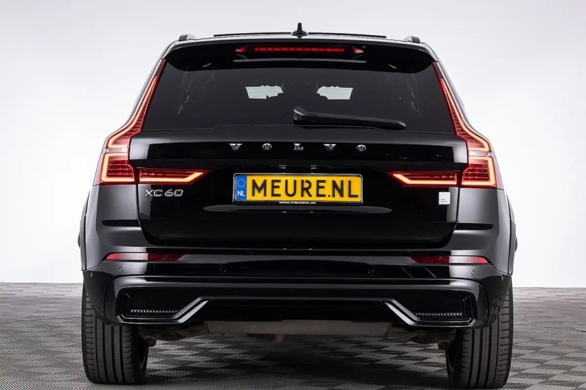T8 Plug-in-hybrid AWD Polestar Engineered | harman/kardon | PANORMADAK | 360 Camera