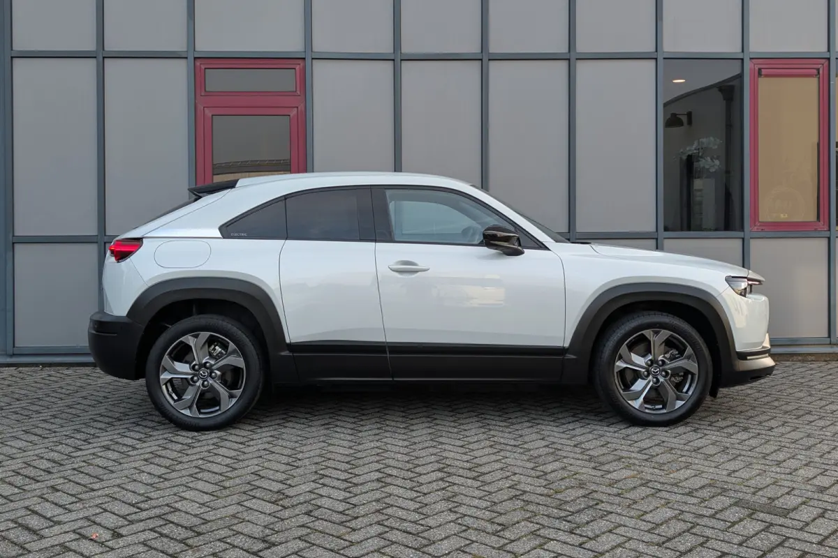 e-SkyActiv 145 First Edition 36kWh SOH 92%