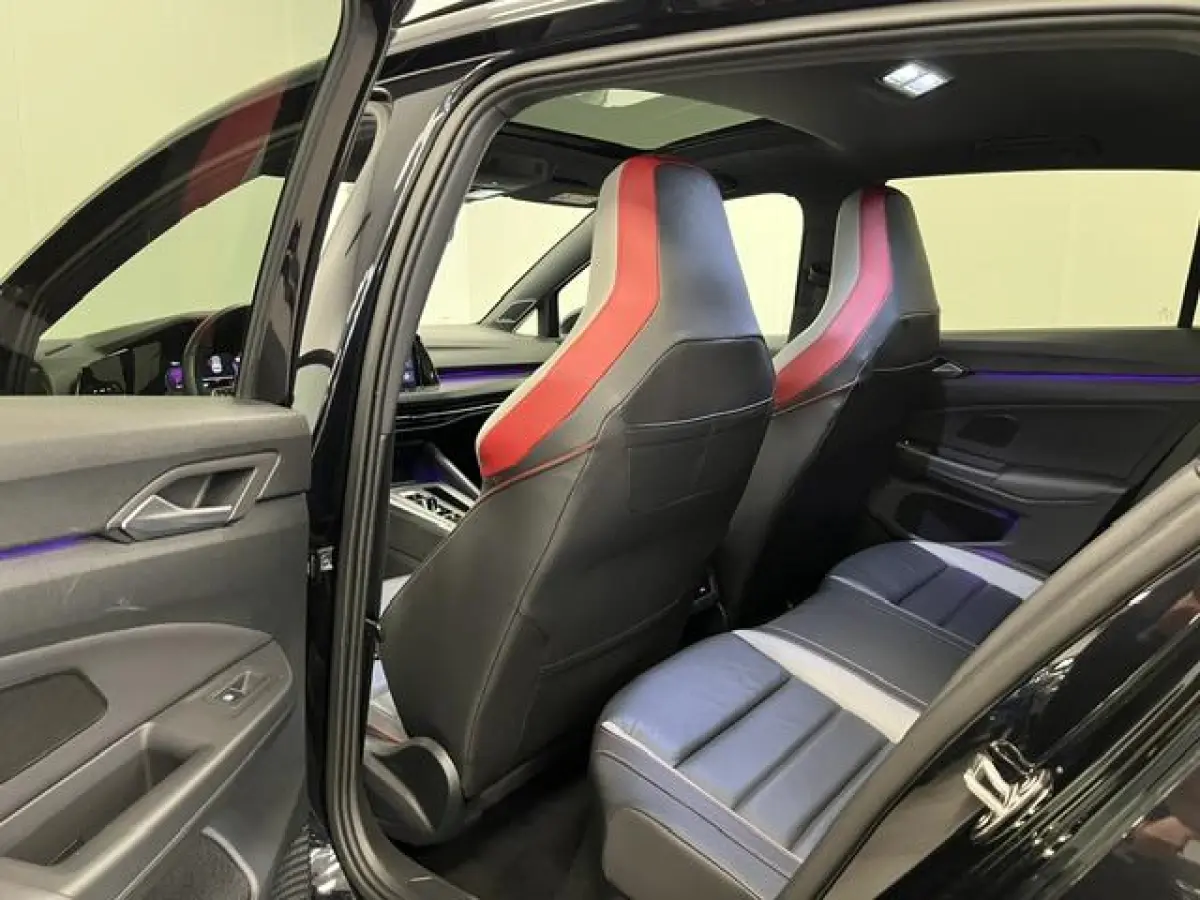 2.0 TSI GTI Performance LEDER / PANODAK / 19"INCH / ELEC.TREKH. /