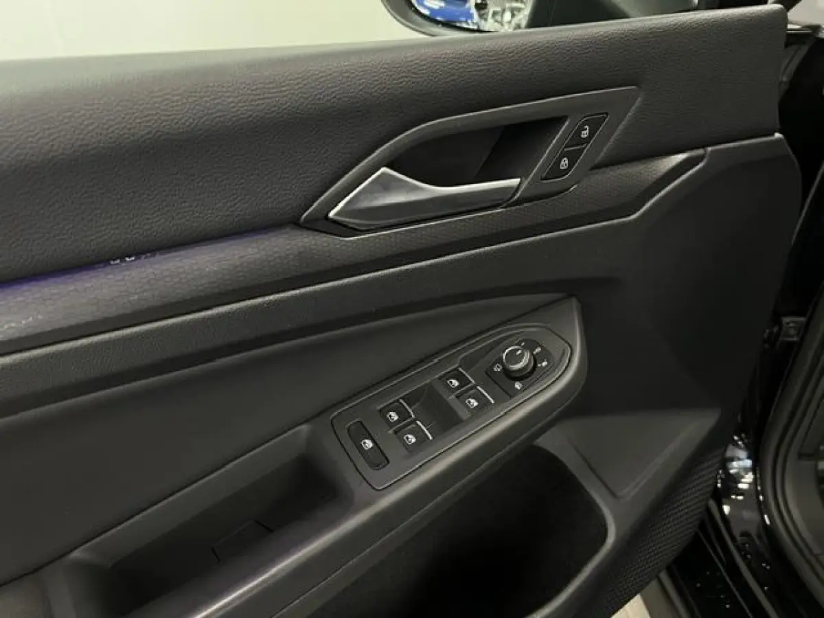2.0 TSI GTI Performance LEDER / PANODAK / 19"INCH / ELEC.TREKH. /