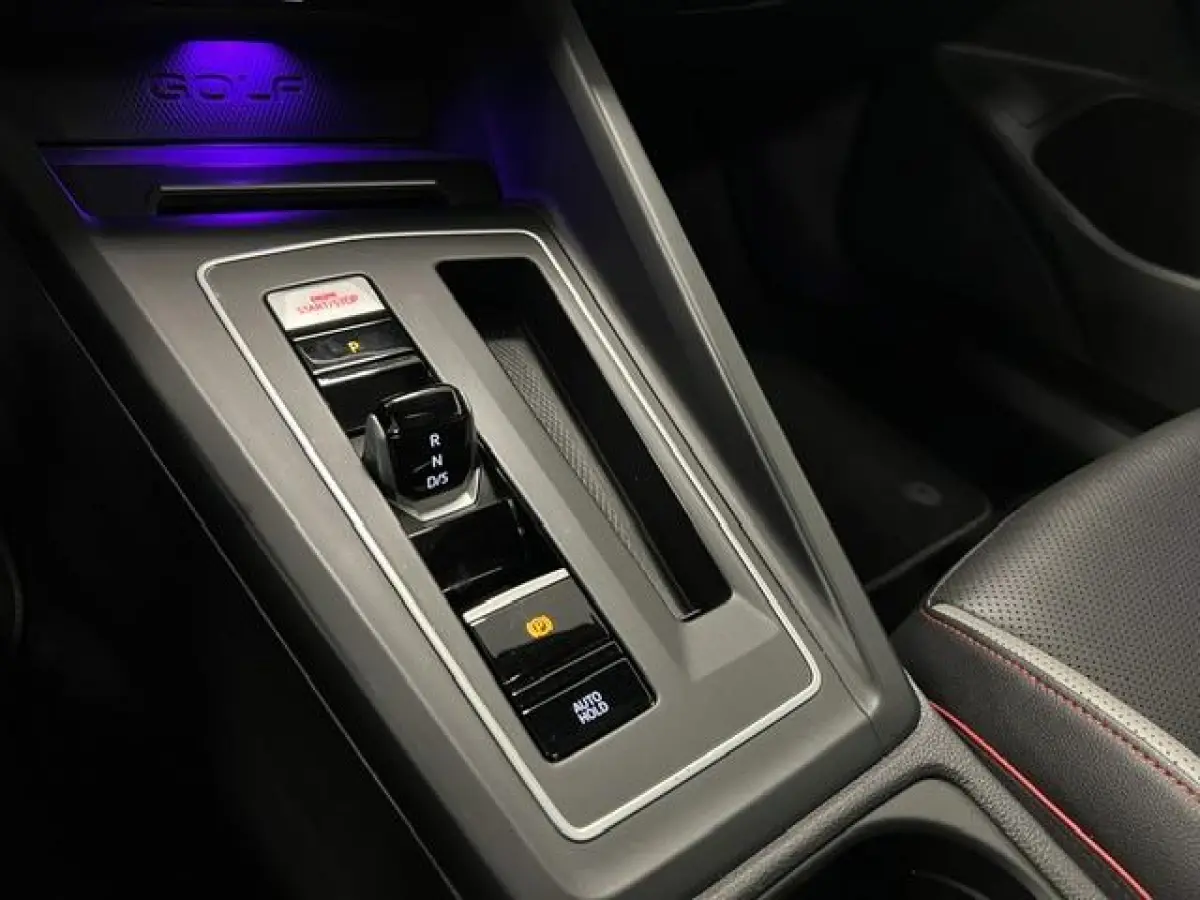 2.0 TSI GTI Performance LEDER / PANODAK / 19"INCH / ELEC.TREKH. /