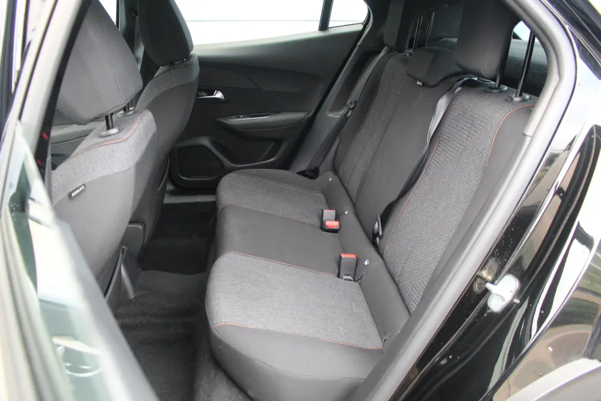 1.2 Hybrid 145 Style | Climate & Cruise C. | CarPlay | LED | DAB + | | Climate & Cruise C. | CarPlay | LED | DAB + |