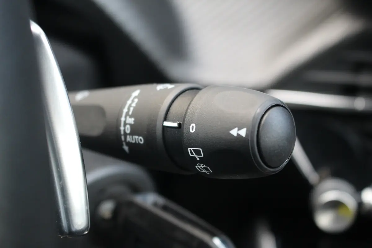 1.2 Hybrid 145 Style | Climate & Cruise C. | CarPlay | LED | DAB + | | Climate & Cruise C. | CarPlay | LED | DAB + |