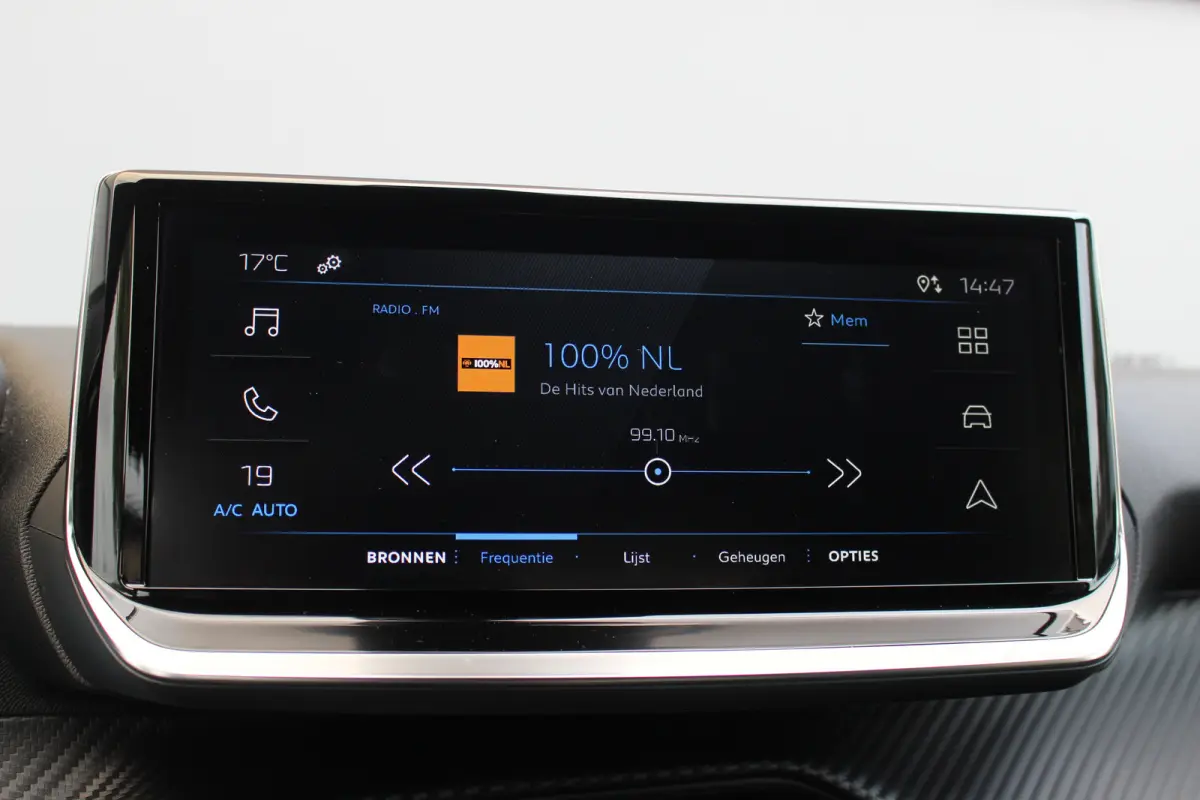 1.2 Hybrid 145 Style | Climate & Cruise C. | CarPlay | LED | DAB + | | Climate & Cruise C. | CarPlay | LED | DAB + |