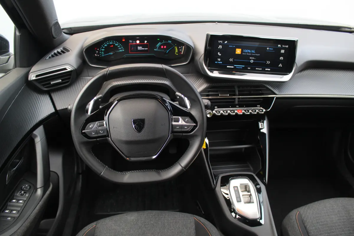 1.2 Hybrid 145 Style | Climate & Cruise C. | CarPlay | LED | DAB + | | Climate & Cruise C. | CarPlay | LED | DAB + |