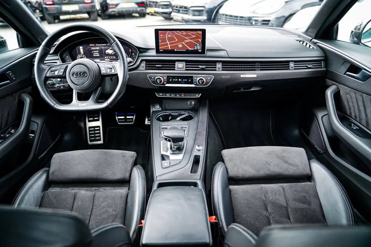 2.0 TFSI quattro Sport Pro Line S | Panorama | 252PK | 2x S-line | RS Look | Maxton Design | 19 inch | Virtual | HuD