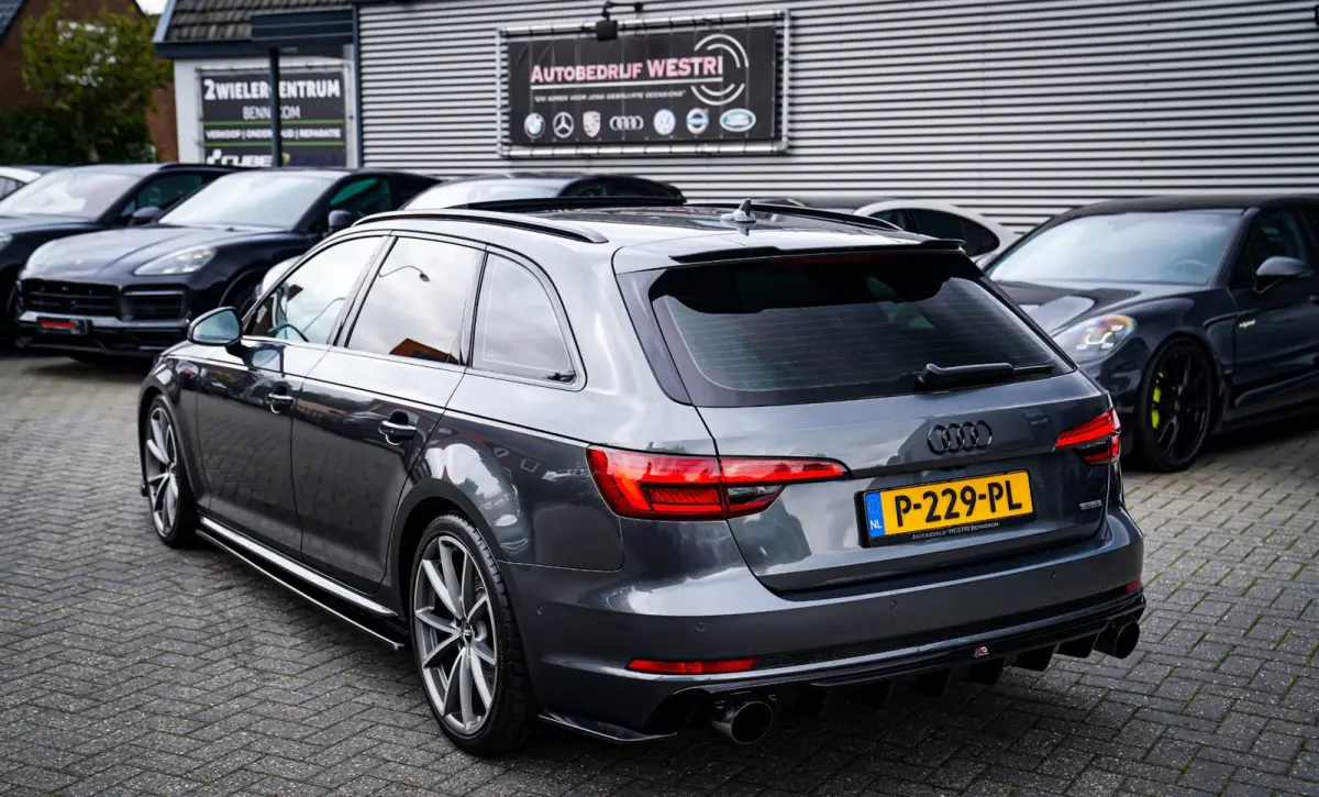 2.0 TFSI quattro Sport Pro Line S | Panorama | 252PK | 2x S-line | RS Look | Maxton Design | 19 inch | Virtual | HuD