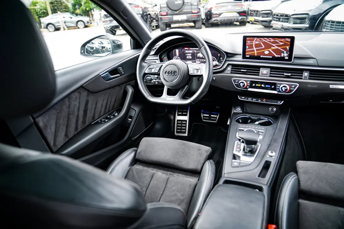 2.0 TFSI quattro Sport Pro Line S | Panorama | 252PK | 2x S-line | RS Look | Maxton Design | 19 inch | Virtual | HuD