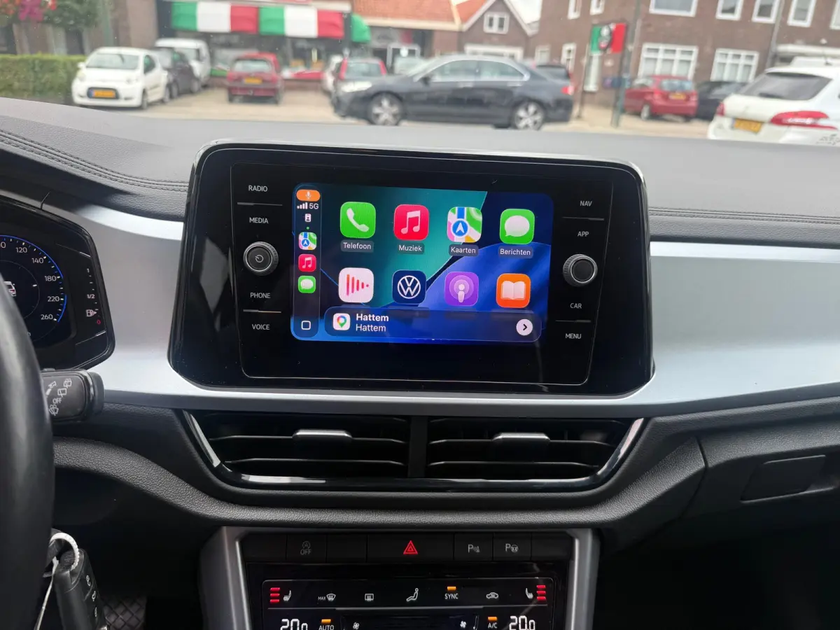 1.5 TSI Life Business, Apple Carplay/Android,Stoelverwarming,Navigatie,Achteruitrij camera,Climate control