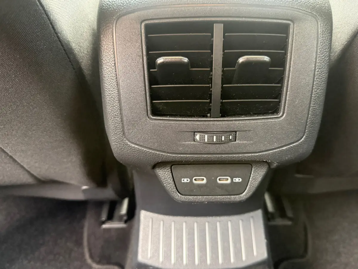 1.5 TSI Life Business, Apple Carplay/Android,Stoelverwarming,Navigatie,Achteruitrij camera,Climate control