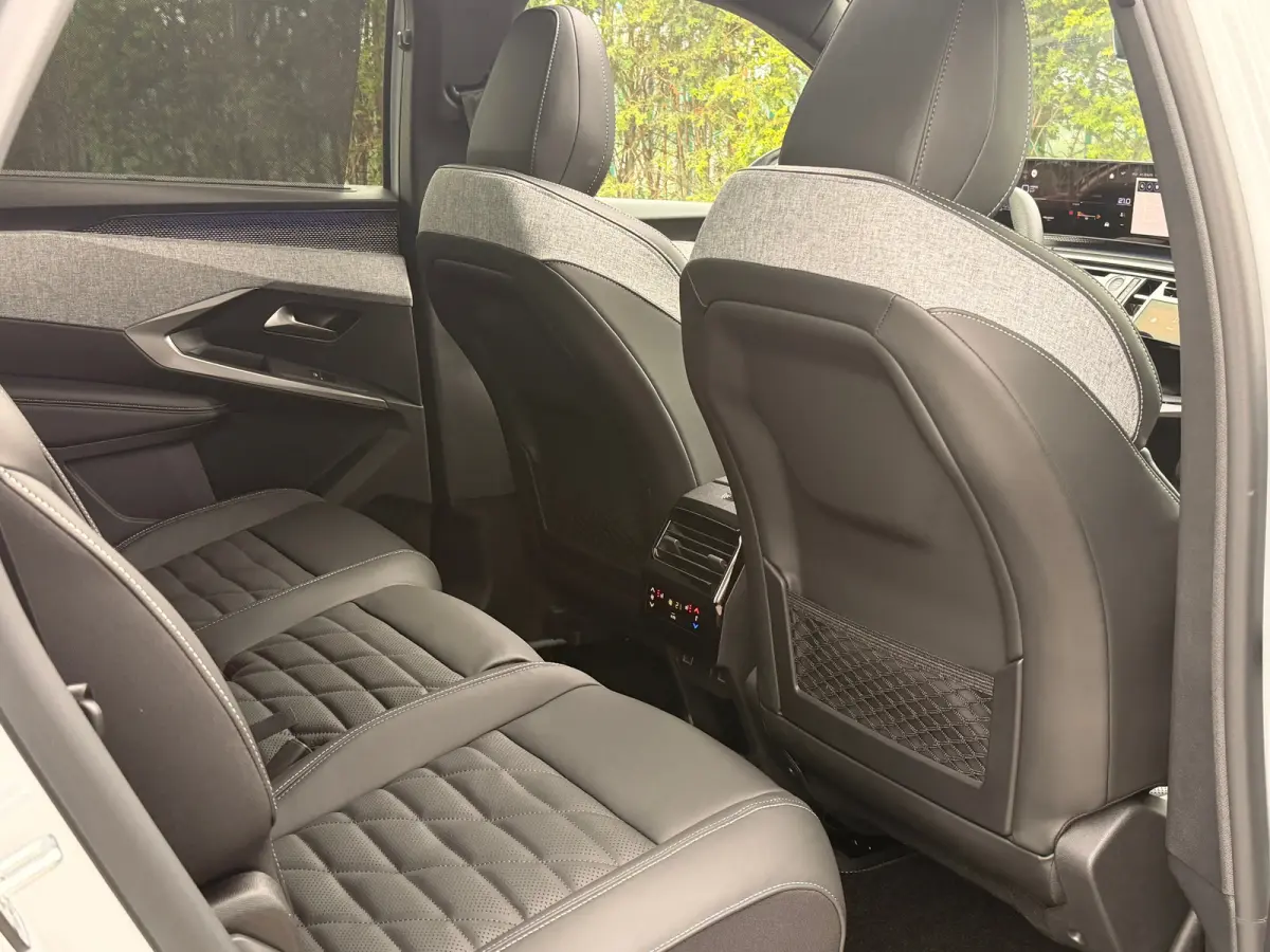 Plug-in Hybrid 225 GT Exclusive 5p | 8 Jaar Garantie | Schuifdak | Adapt. Cruise | Nappa Leder | 360 Camera | Stoelverwarming/verkoeling | Massage | Memory | Elektr. Klep | 20 Inch | Matrix 