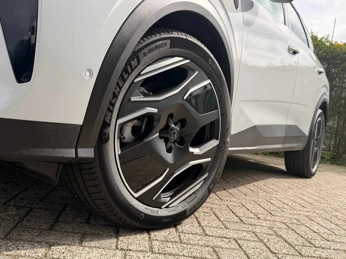 Plug-in Hybrid 225 GT Exclusive 5p | 8 Jaar Garantie | Schuifdak | Adapt. Cruise | Nappa Leder | 360 Camera | Stoelverwarming/verkoeling | Massage | Memory | Elektr. Klep | 20 Inch | Matrix 