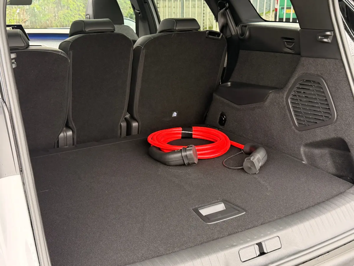 Plug-in Hybrid 225 GT Exclusive 5p | 8 Jaar Garantie | Schuifdak | Adapt. Cruise | Nappa Leder | 360 Camera | Stoelverwarming/verkoeling | Massage | Memory | Elektr. Klep | 20 Inch | Matrix 
