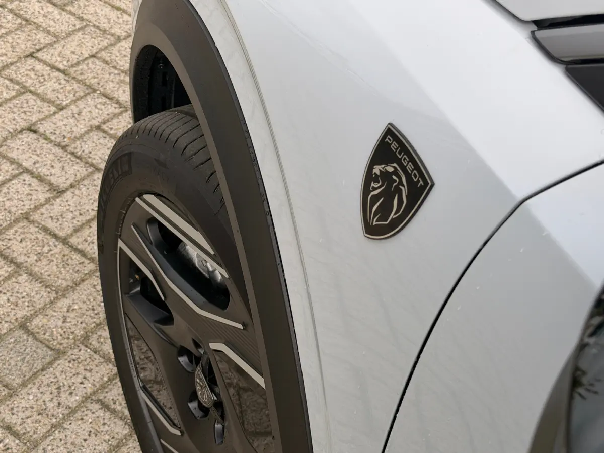 Plug-in Hybrid 225 GT Exclusive 5p | 8 Jaar Garantie | Schuifdak | Adapt. Cruise | Nappa Leder | 360 Camera | Stoelverwarming/verkoeling | Massage | Memory | Elektr. Klep | 20 Inch | Matrix 