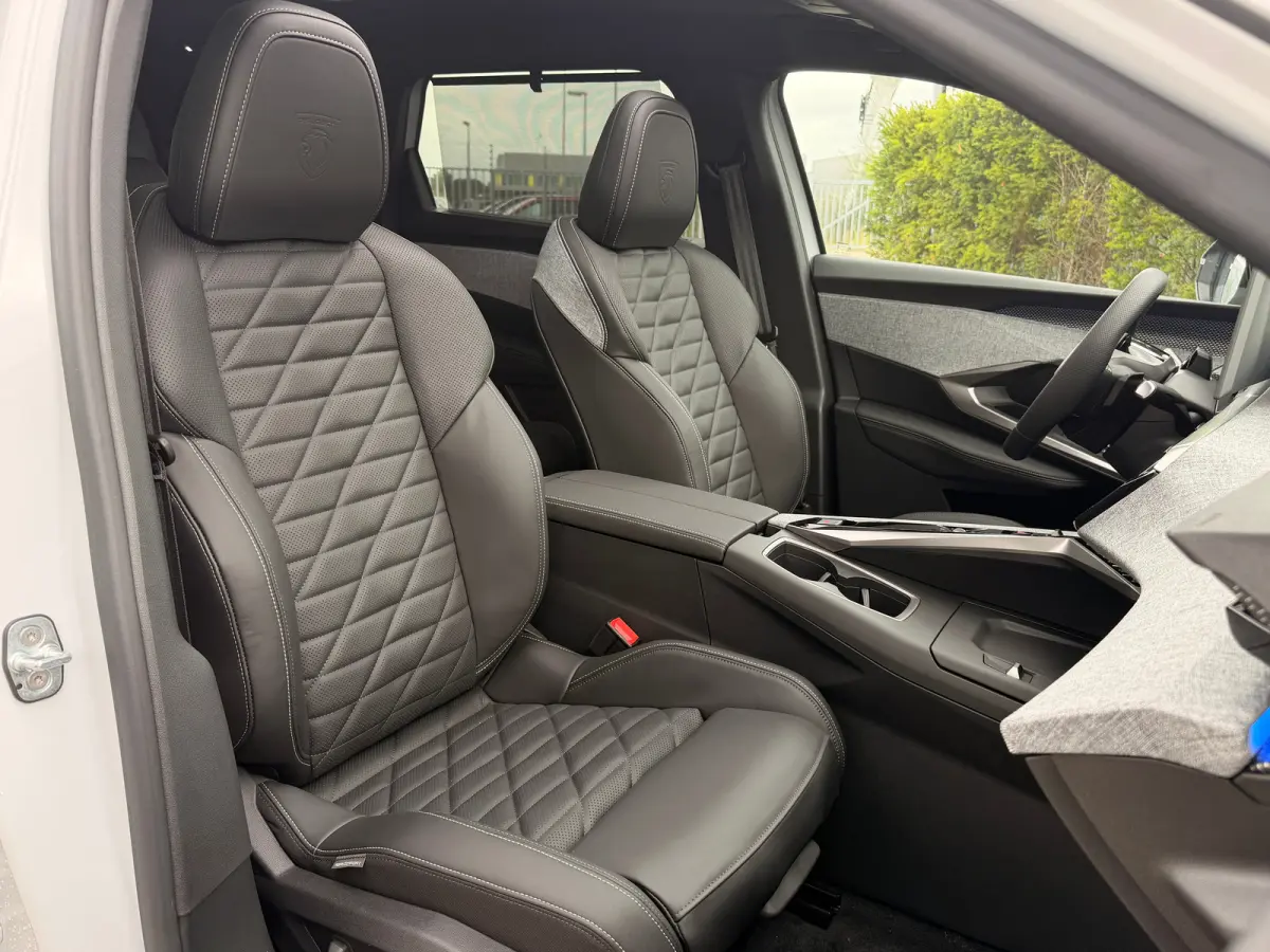Plug-in Hybrid 225 GT Exclusive 5p | 8 Jaar Garantie | Schuifdak | Adapt. Cruise | Nappa Leder | 360 Camera | Stoelverwarming/verkoeling | Massage | Memory | Elektr. Klep | 20 Inch | Matrix 