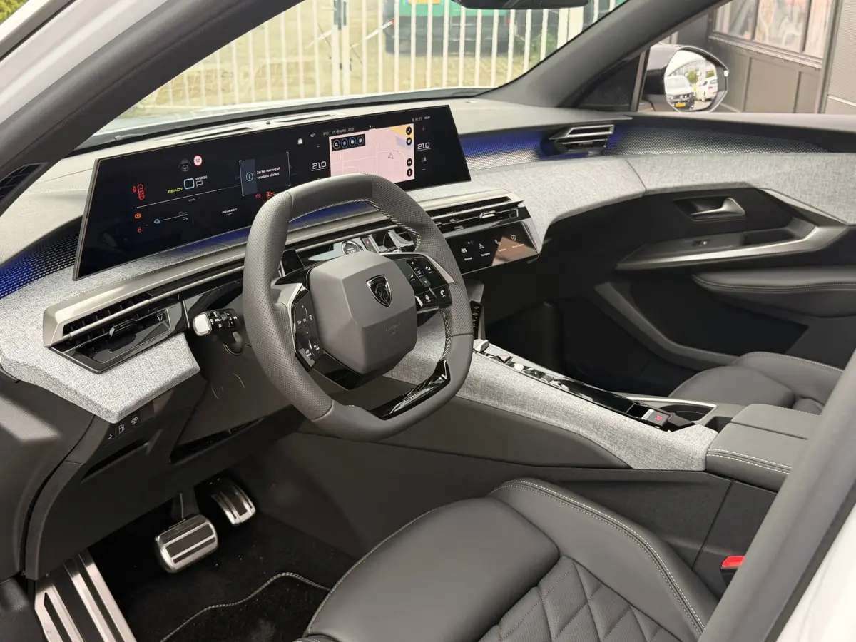 Plug-in Hybrid 225 GT Exclusive 5p | 8 Jaar Garantie | Schuifdak | Adapt. Cruise | Nappa Leder | 360 Camera | Stoelverwarming/verkoeling | Massage | Memory | Elektr. Klep | 20 Inch | Matrix 