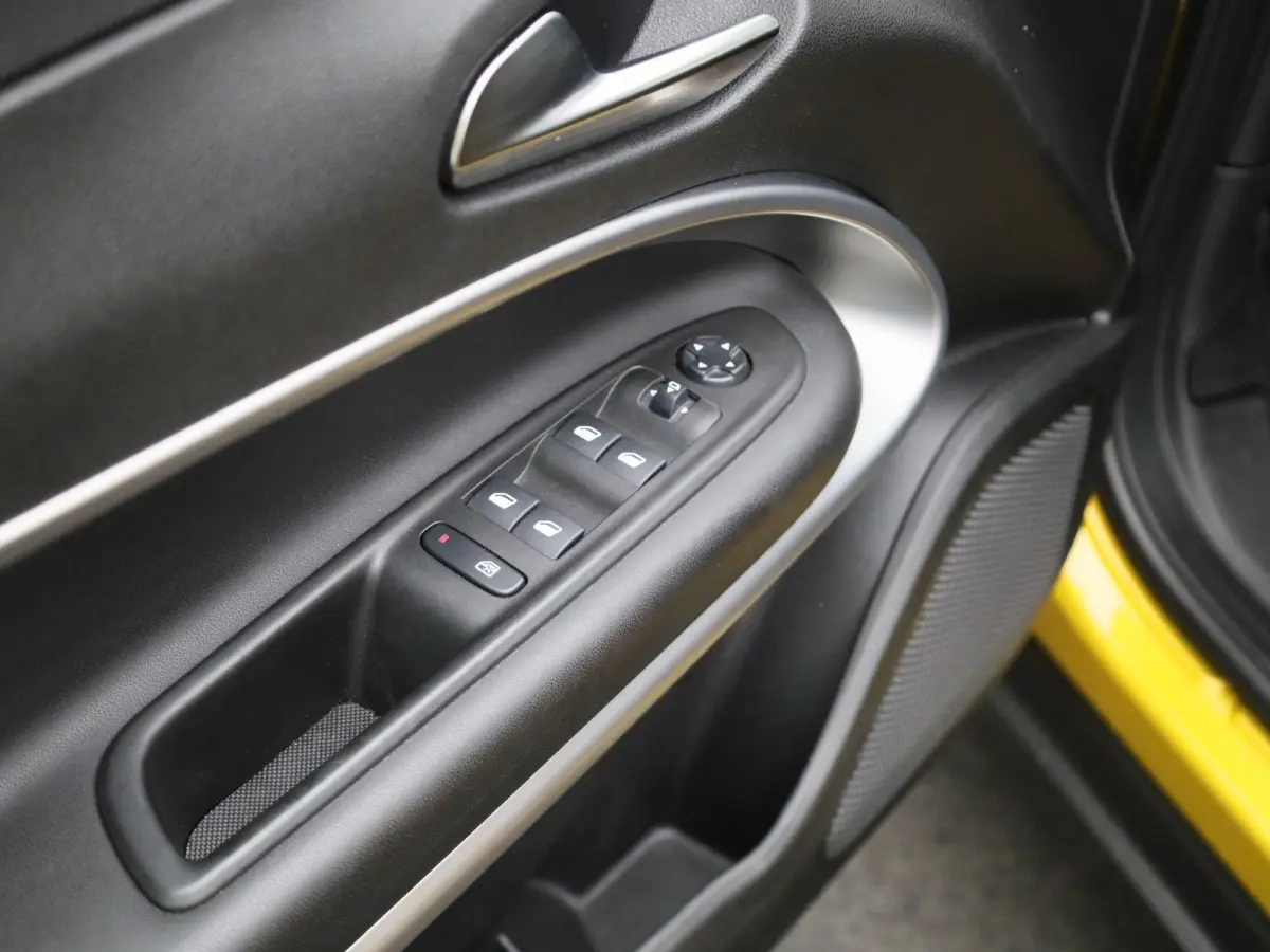 Longitude 54 kWh | Camera | Stoelverwarming | Navigatie | Elektrische Achterklep | Apple Carplay&Android Auto