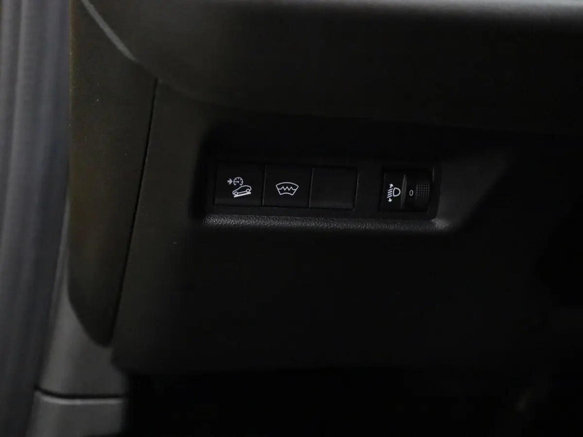 Longitude 54 kWh | Camera | Stoelverwarming | Navigatie | Elektrische Achterklep | Apple Carplay&Android Auto