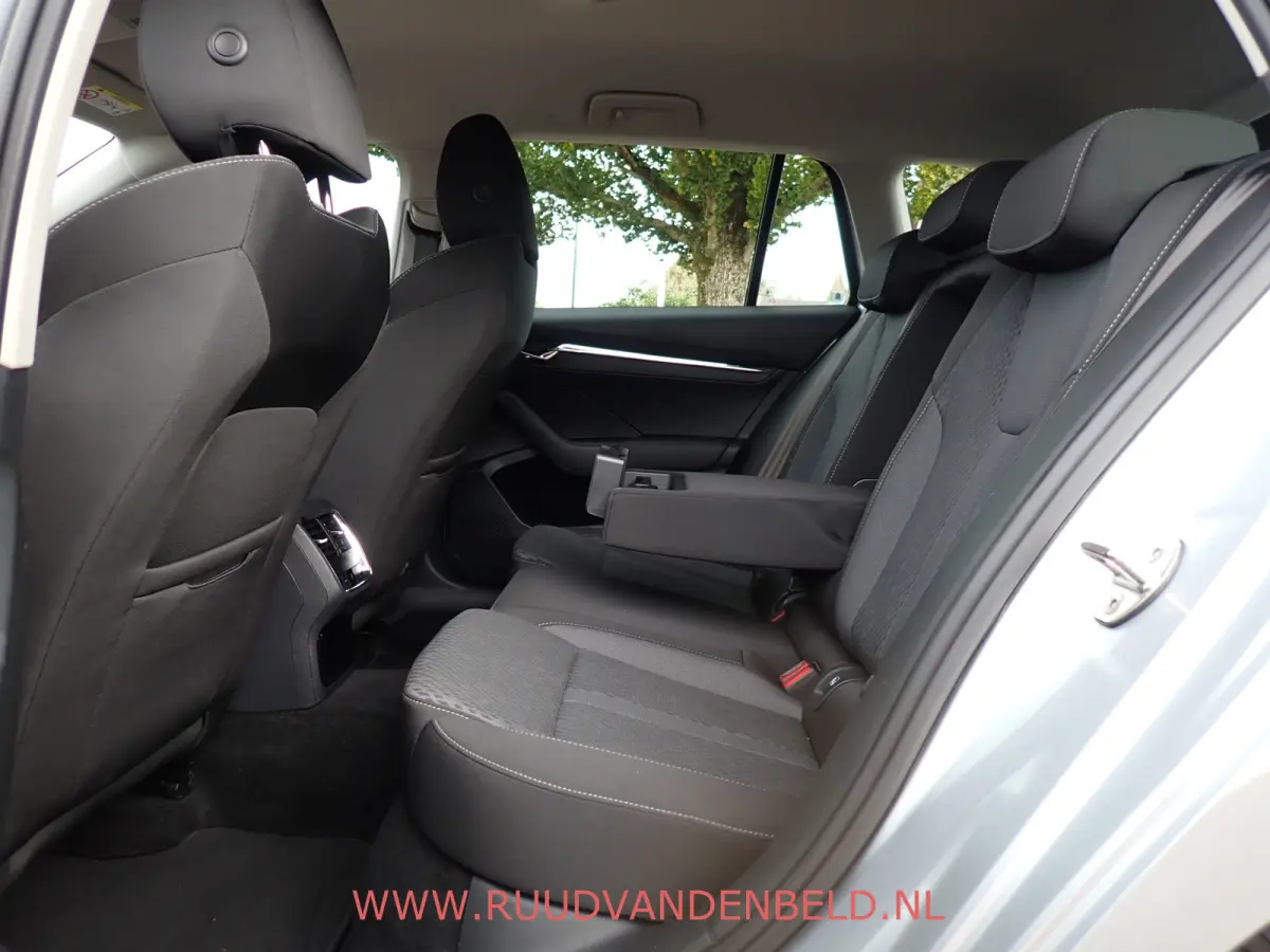 1.5 e-TSI / ACC / CARPLAY / KEYLESS / CAMERA / SFEERVERLICHTING