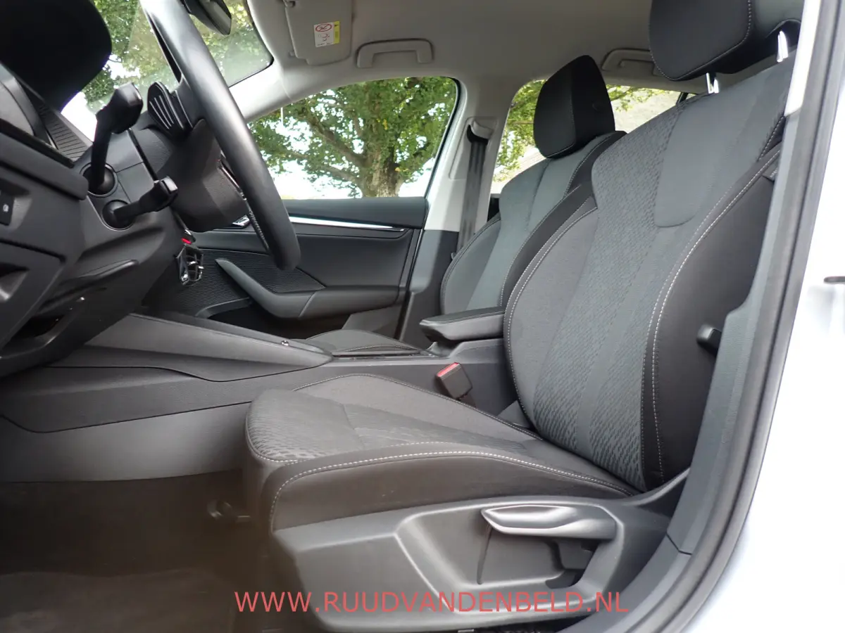 1.5 e-TSI / ACC / CARPLAY / KEYLESS / CAMERA / SFEERVERLICHTING