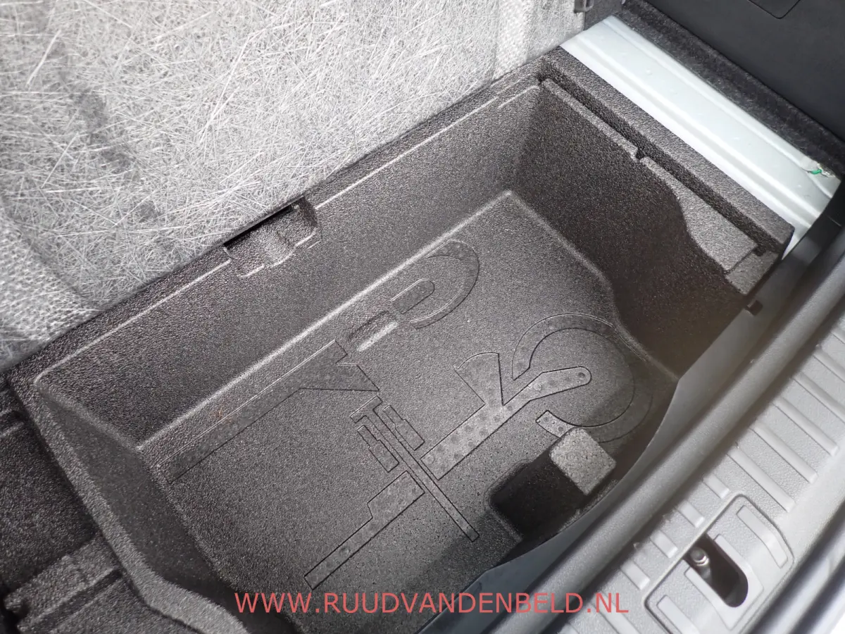 1.5 e-TSI / ACC / CARPLAY / KEYLESS / CAMERA / SFEERVERLICHTING