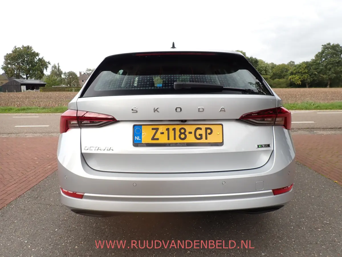 1.5 e-TSI / ACC / CARPLAY / KEYLESS / CAMERA / SFEERVERLICHTING