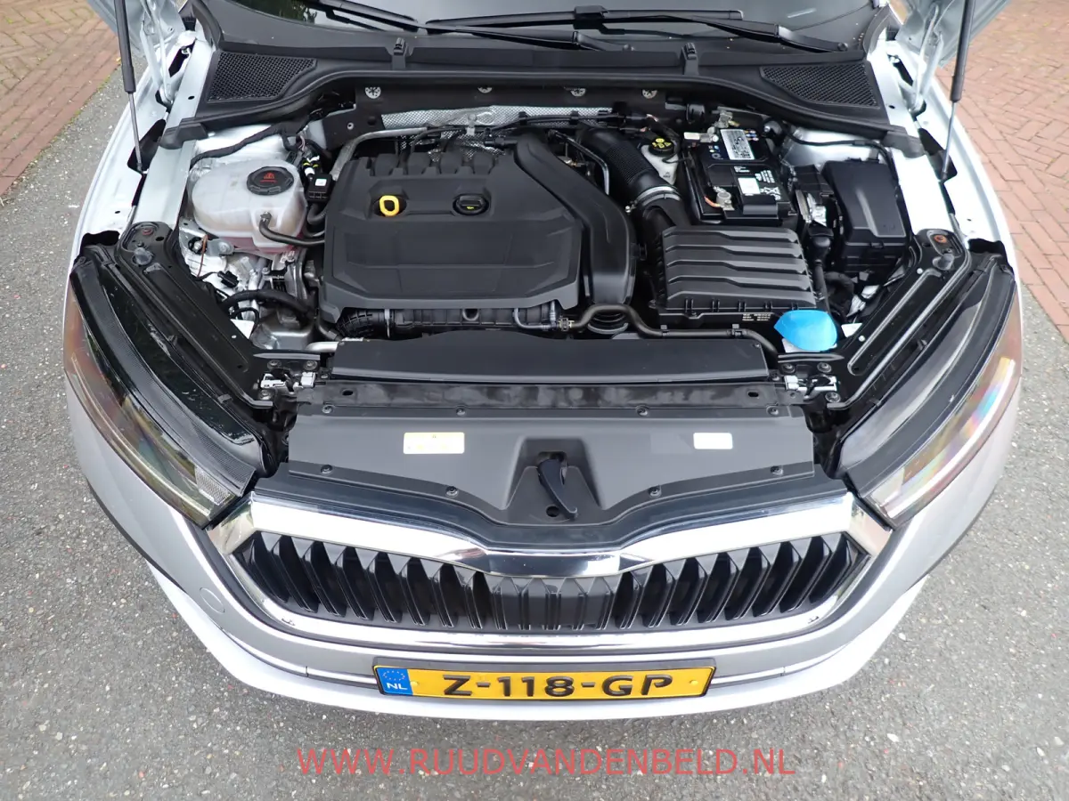 1.5 e-TSI / ACC / CARPLAY / KEYLESS / CAMERA / SFEERVERLICHTING