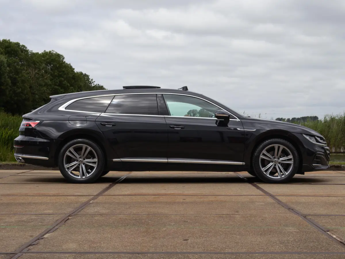 1.4 TSI eHybrid R-Line Business+ SOH 89% Pano Matrix LED