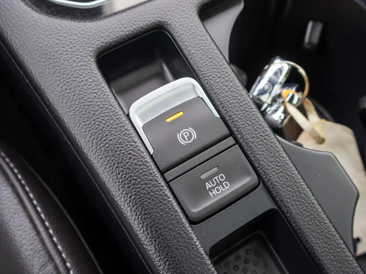 1.4 TSI eHybrid R-Line Business+ SOH 89% Pano Matrix LED