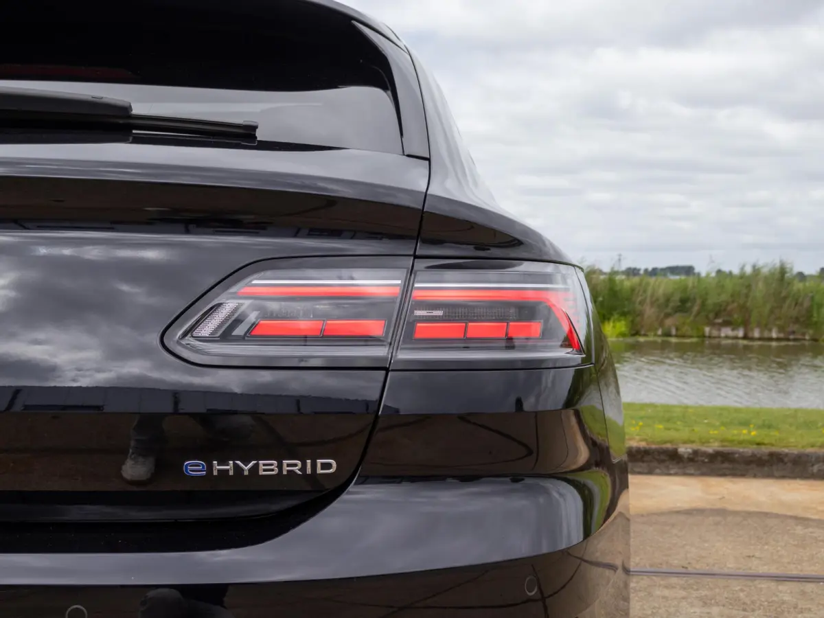 1.4 TSI eHybrid R-Line Business+ SOH 89% Pano Matrix LED