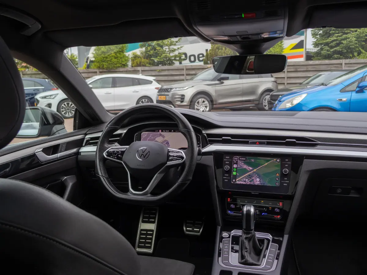 1.4 TSI eHybrid R-Line Business+ SOH 89% Pano Matrix LED