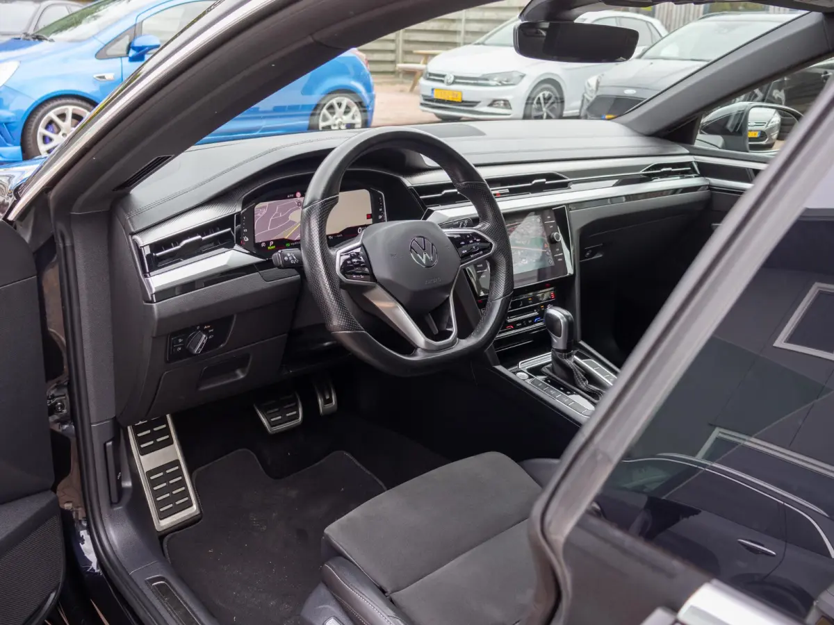 1.4 TSI eHybrid R-Line Business+ SOH 89% Pano Matrix LED