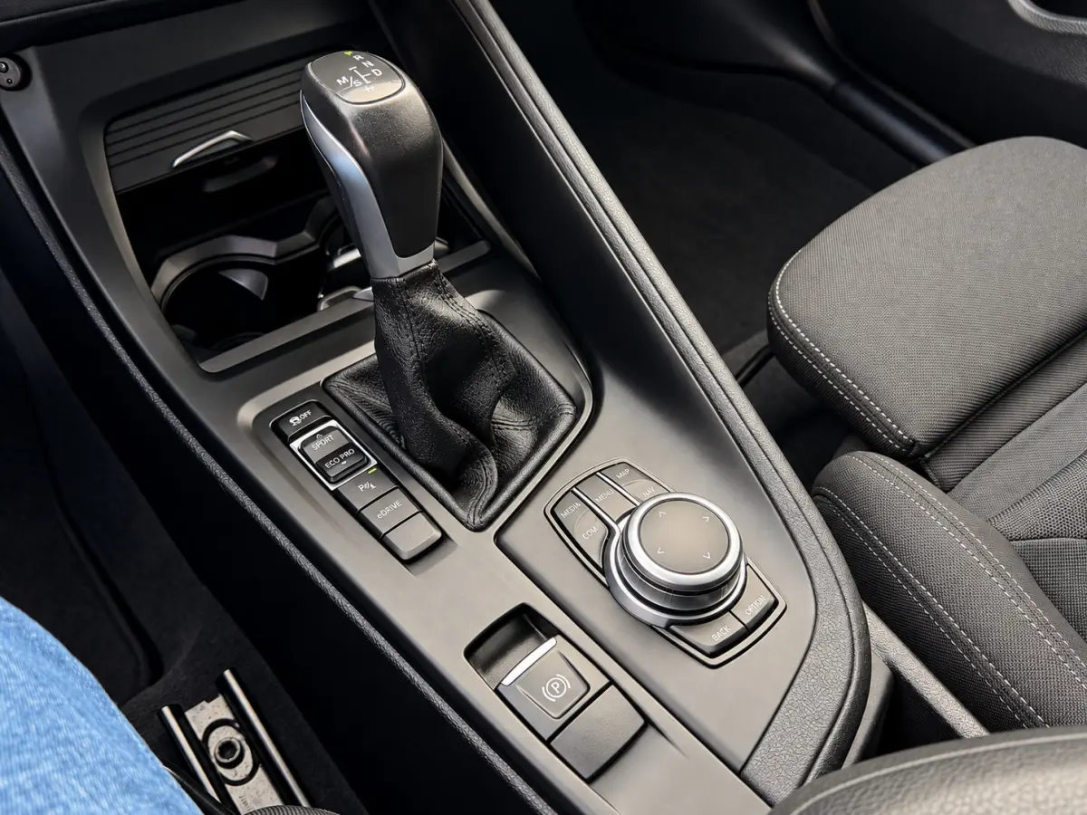 XDrive25e eDrive Edition Camera_Dealer onderhouden