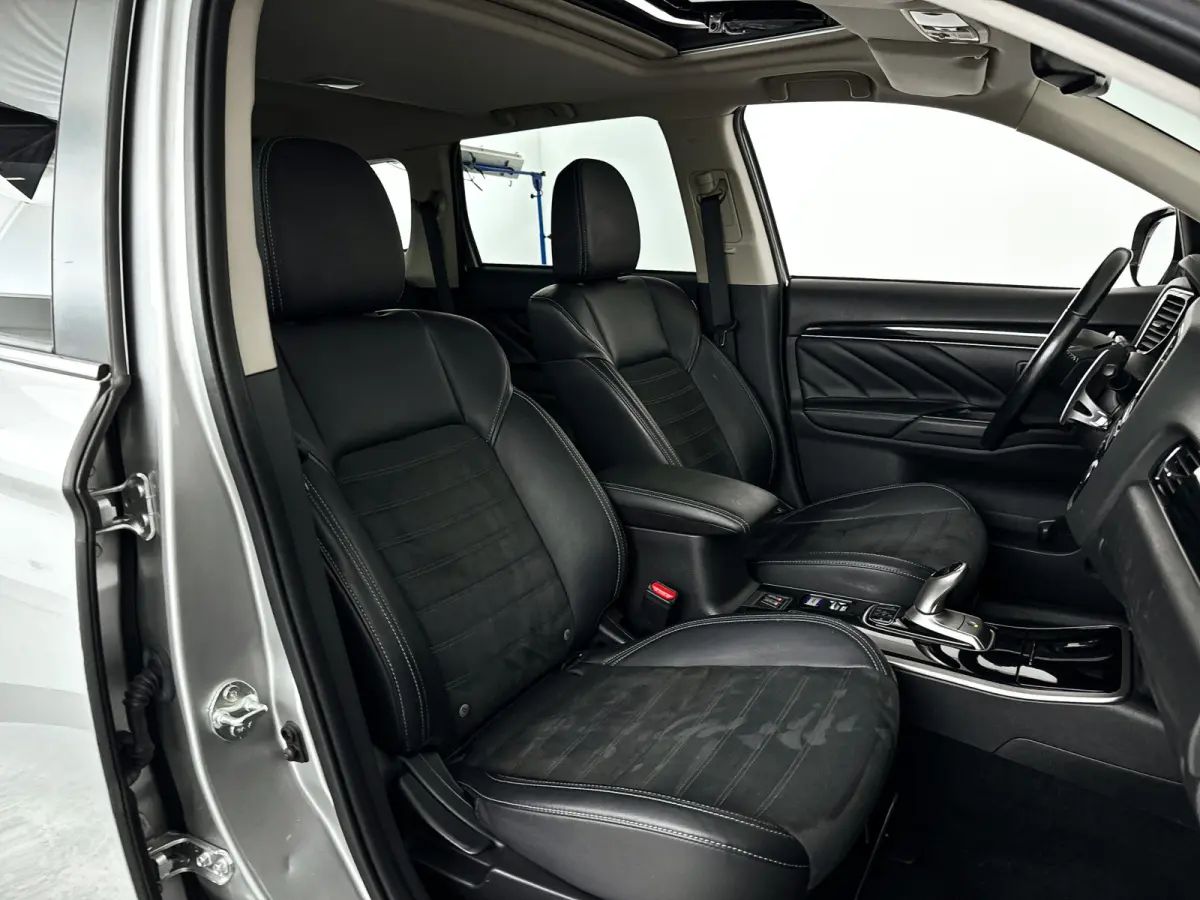 2.4 PHEV Intense+ | Panoramadak | Parkeercamera | BLIS | Keyless | Stoelverwarming