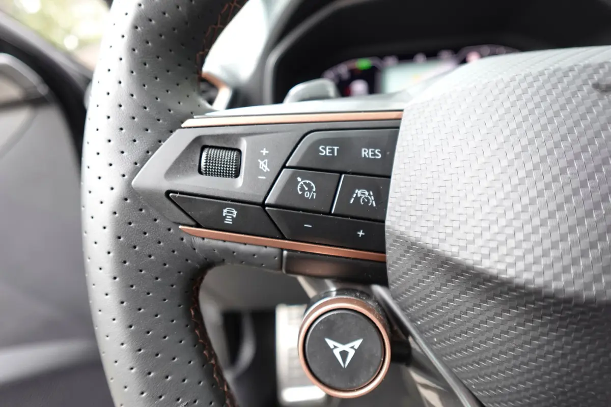 Cupra Leon 1.4 e-Hybrid VZ Adrenaline PANO MATRIX KEYLESS VOL