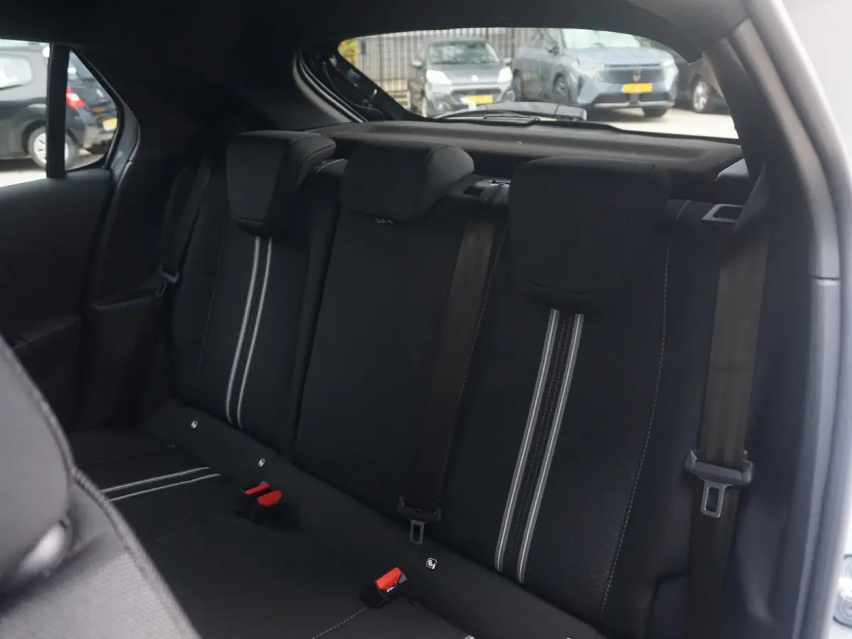 1.2 Turbo 110 Hybrid GS |  Stoel en Stuurverwarming | ACC | 17 " |  ECC | Navi full map | Groot voorraad voordeel | tot 8 jaar Opel Speciale garantie ! |